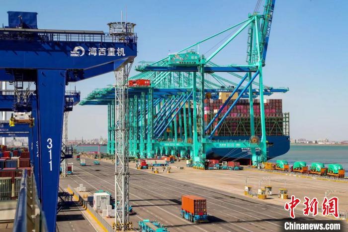 报告：2023年中国的国际海运量近全球海运量三分之一