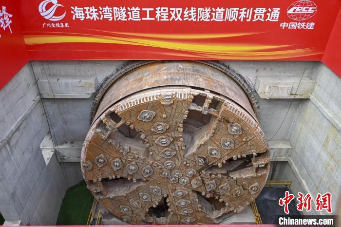 广州海珠湾隧道工程盾构隧道段双线贯通 创下多项“全国首例”